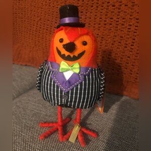 2024 Featherly Friends “Gourdon” Felt Bird Pumpkin Jack from Hyde & EEK!